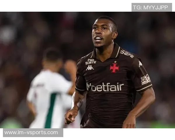 罗马诺报道19岁前锋拉扬与24岁门将曼达斯今日在伯恩茅斯进行体检